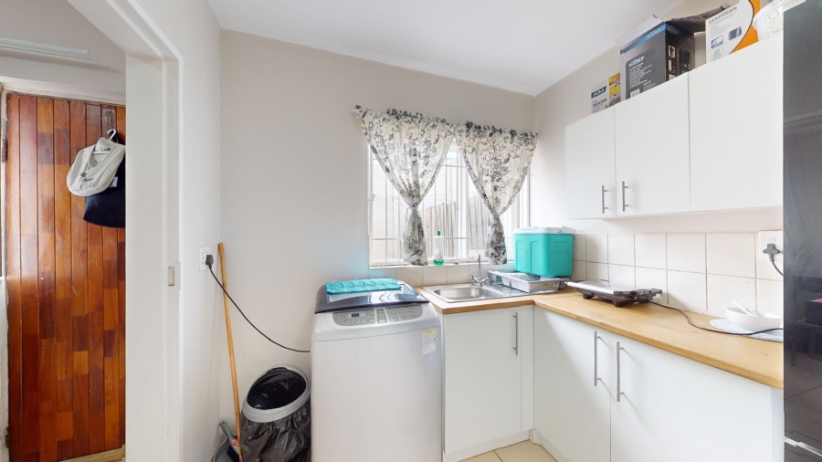 2 Bedroom Property for Sale in Sidwell Eastern Cape